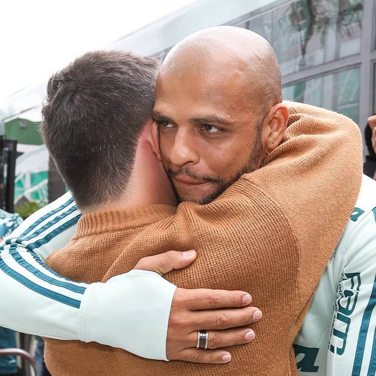 フェリペ・メロのインスタグラム：「❤🔝 @felipemelo」