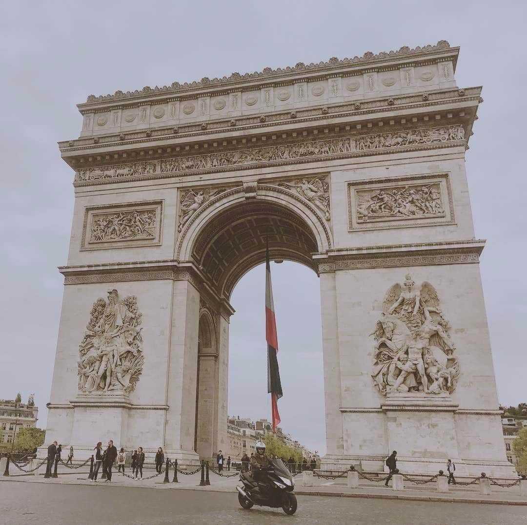 ジェシカ・アシュリーのインスタグラム：「🇫🇷」