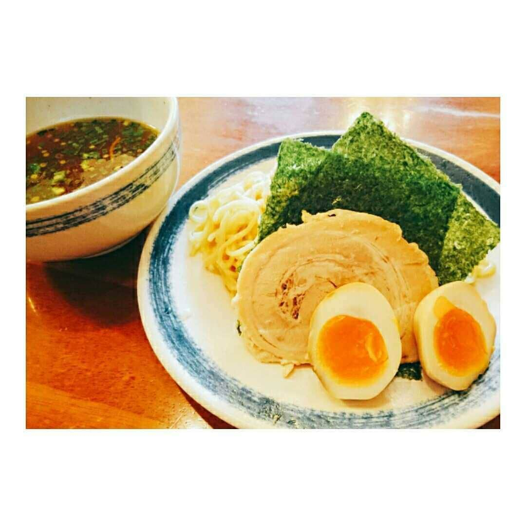 麺処 誇のインスタグラム：「新宿界隈に出店している#麺処誇　です。ご来店お待ちしております。  #西新宿#新宿区#歌舞伎町#新宿駅#新宿三丁目#新宿#新宿二丁目#新宿御苑#つけ麺#ラーメン#醤油ラーメン#味噌ラーメン#ラーメンインスタグラマー#ラーメン倶楽部#グルメ#麺スタグラム#煮卵#岩のり#大勝軒#follow4follow#followforfollow#followback#麺処誇」