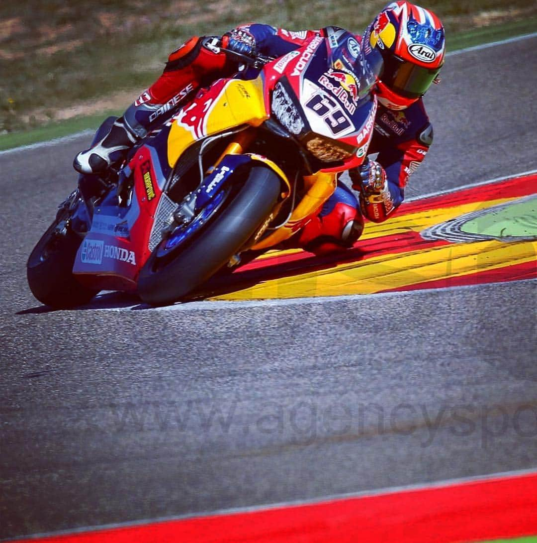 ニッキー・ヘイデンのインスタグラム：「Wheels up to Portugal for testing this wk, let's make some progress!」