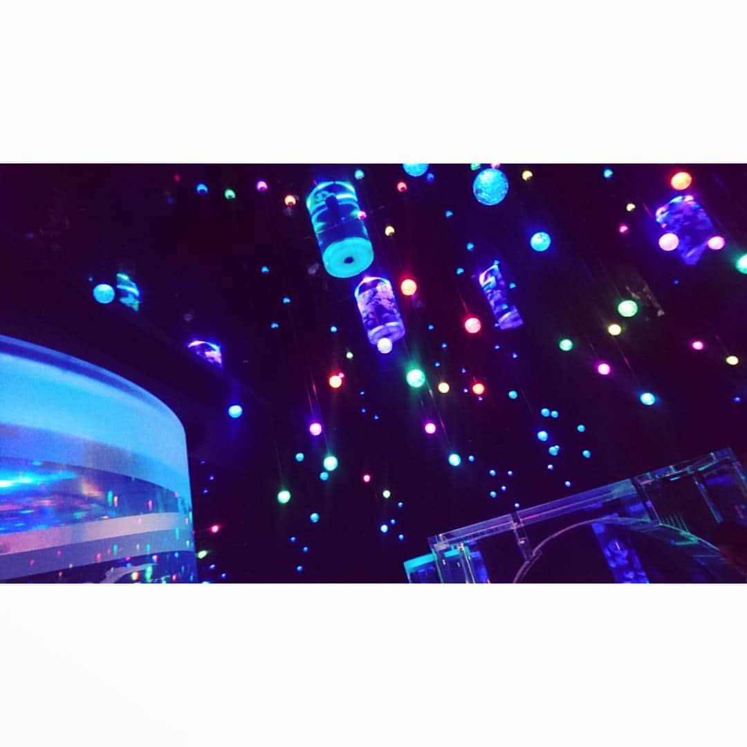 水木彩也子のインスタグラム：「💫🌏👾 . 宇宙かとおもったー . . . . . #水族館 #アクアパーク #品川 #くらげ #宇宙」