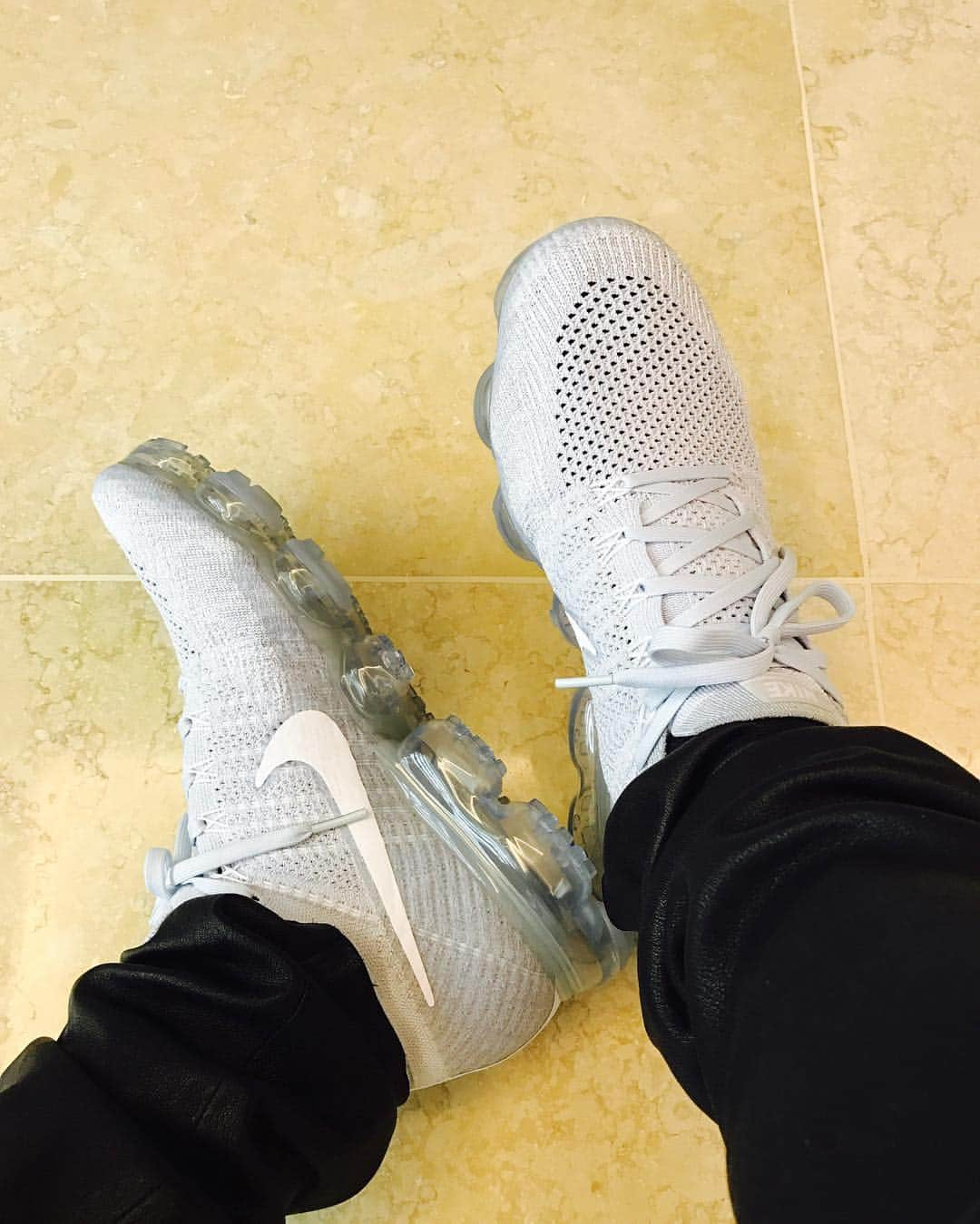 ジュノ さんのインスタグラム写真 - (ジュノ Instagram)「#Airmax #VaporMax #가벼움의끝」3月24日 18時46分 - le2jh