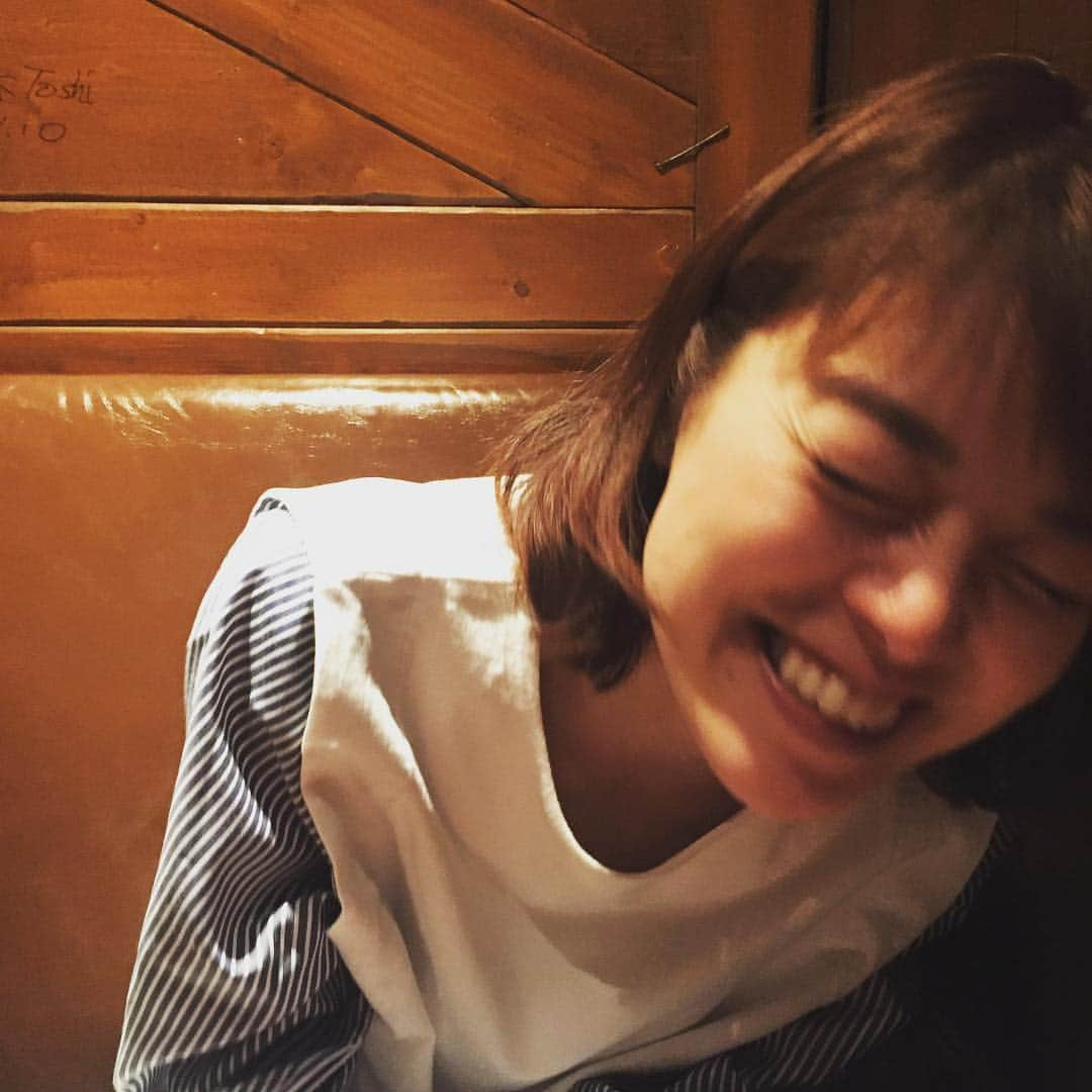 渡辺満里奈さんのインスタグラム写真 - (渡辺満里奈Instagram)「私のエマ・ストーンと食事中。 可愛すぎる❤️ #Instagram #川瀬良子 #やさいの時間 #似てるのよ、エマに #ララランド #ちょっと酔っていい気分 #私がね」3月24日 23時49分 - funnyfacefunny