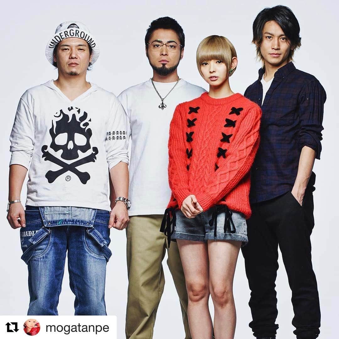 TVドラマ&映画『闇金ウシジマくん』公式のインスタグラム：「#Repost @mogatanpe ・・・ 家族写真みたい。 『闇金ウシジマくん Part3/ザ・ファイナル』Blu-ray/DVDが本日より発売しました。未公開シーン(モネもいるよ)や特典映像なども収録されています。ぜひみてねねね  やべさんと崎本さんはこの日先に撮影終わってたので、私服です。よくわかったね👀最後までいてくれてたのです。  #闇金ウシジマくん #カウカウファイナンス」