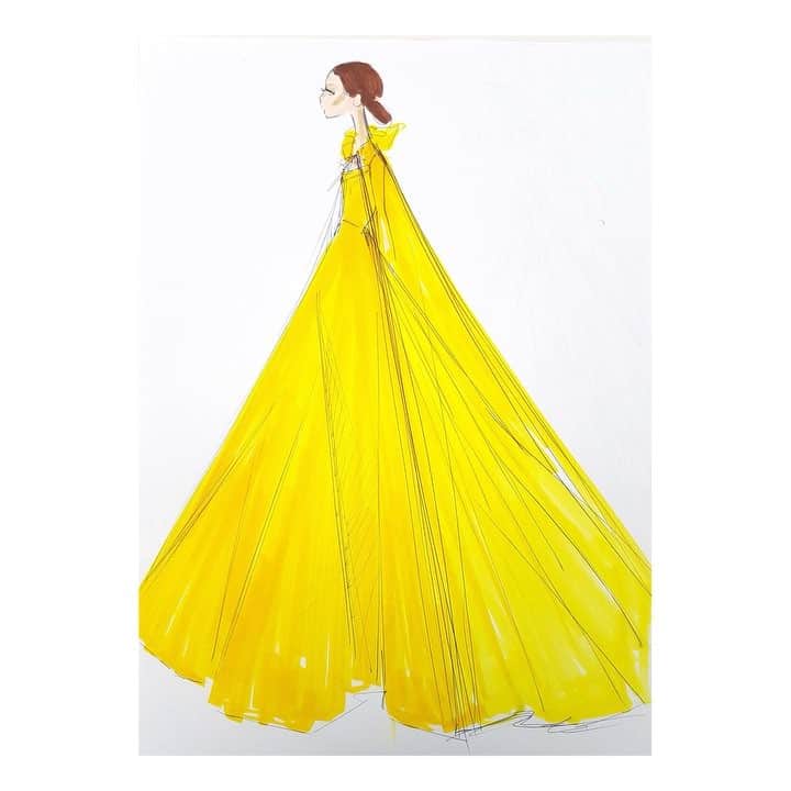 ザ・プレス・ツアーのインスタグラム：「A look inside the @dior atelier during the making of the yellow organza dress.  The organic silk used in this bespoke gown is certified to a standard that guarantees the highest environmental and social standards throughout production and at every step of the way. @ecoage worked with the team at Dior to source sustainable fabric options for this special project 💚💛 Gown validated by @ecoage #ecoloves」