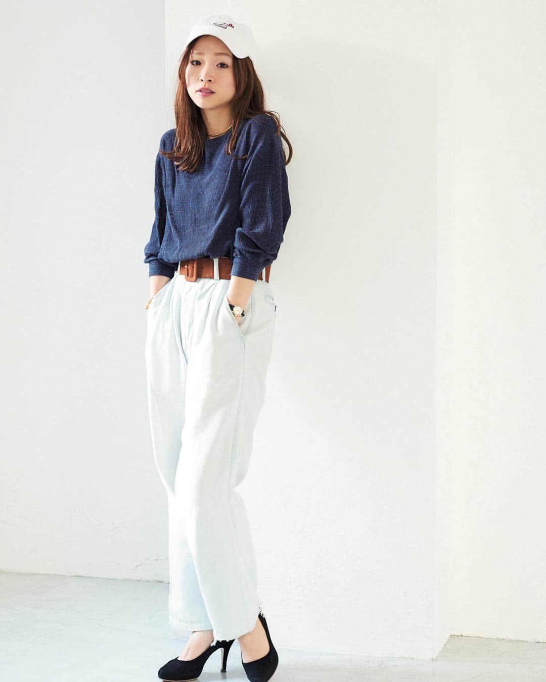 野尻美穂のインスタグラム：「今月号のSPRiNGでコンバースさんのタイアップに出ております🙇‍♀️ 私はキャップを使って大人コーディネートしてるよ🐕🐕 #springmagazine #converse #conversecap #SPRiNG5月号 #見てね #まだ髪長いな #一緒にゆりえちゃんも出てるよ😘」