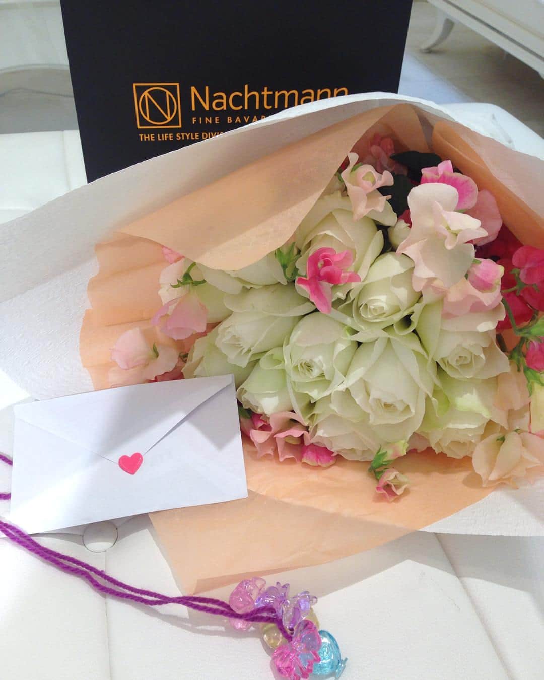 鳥居千春のインスタグラム：「きょうちゃん、ゆなちゃん大切にするよ💕  私の宝物です😭 #love#プレゼント#flowers#flowerstogram#花束#お手紙」