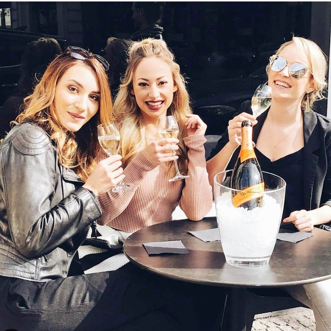 M I O N E T T Oさんのインスタグラム写真 - (M I O N E T T OInstagram)「Mionetto Time... #mionetto #proseccotime」3月26日 5時27分 - mionettochile