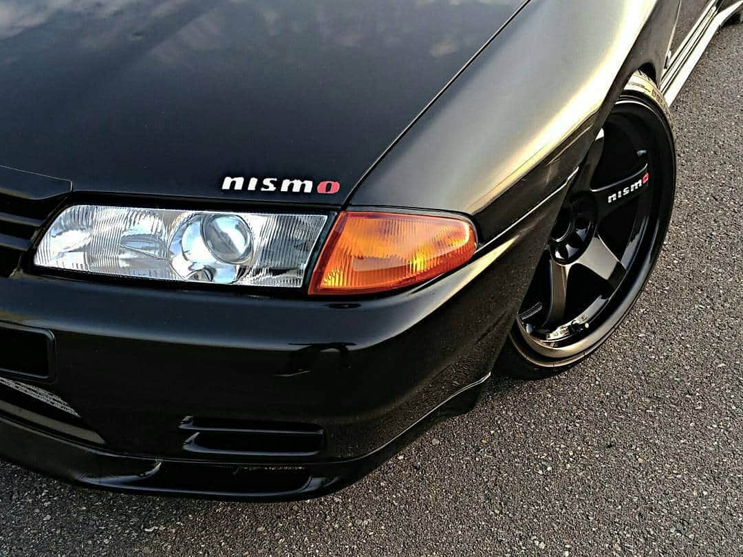Nissanさんのインスタグラム写真 - (NissanInstagram)「A perfect match. 🔵🔴 📷@itou4711r  #SkylineSunday  #R32 #SkylineGTR #NISMO #LMGT4」3月27日 0時54分 - nissan