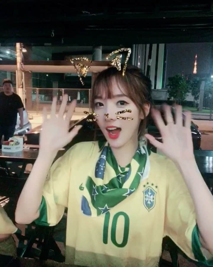 ミンヒ のインスタグラム：「🇧🇷mozao💕 . . . #teamo#brazil#saopaulo#concert」