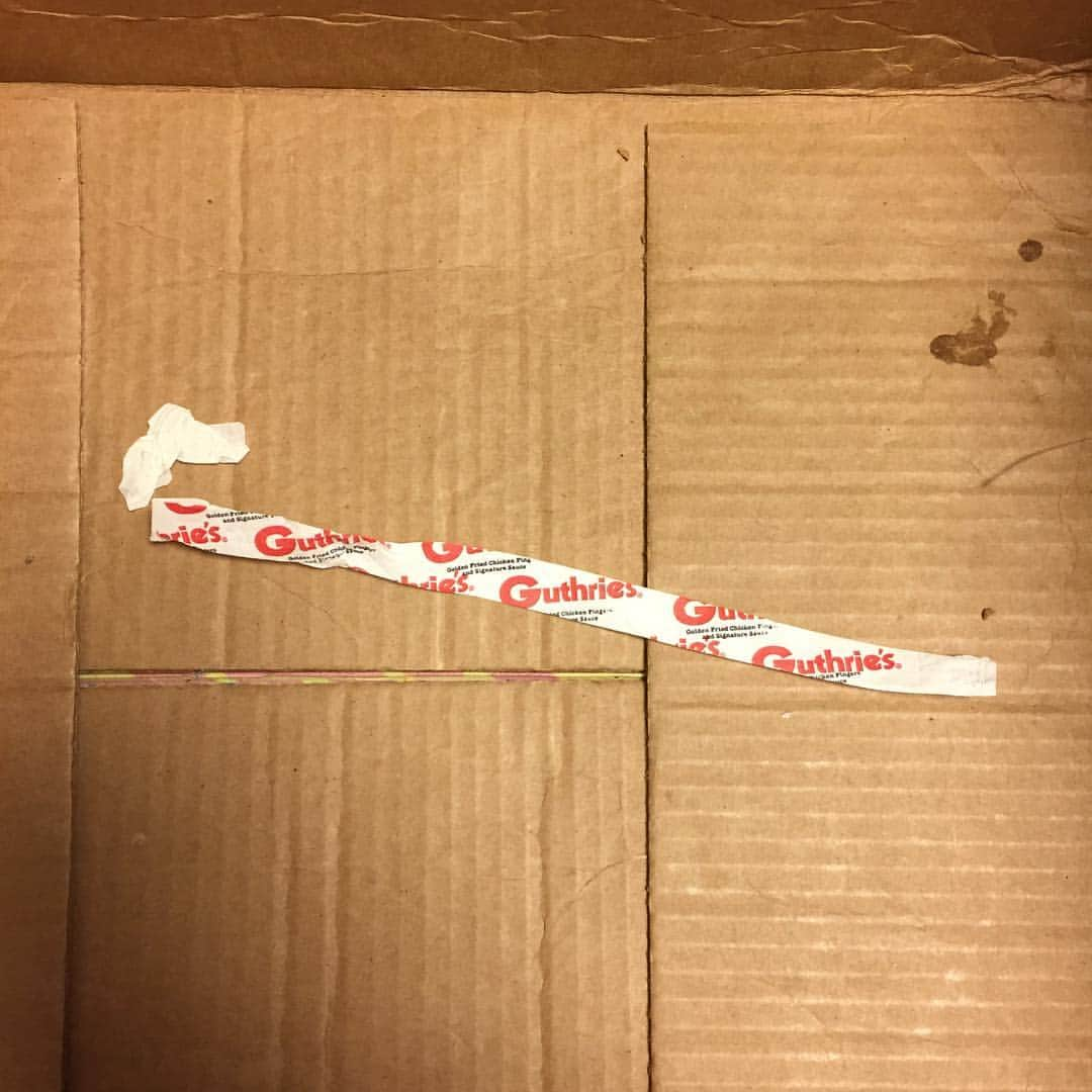 ジェイソン・スタンリッジのインスタグラム：「Emptying a shipped box from home and finding this......what a cruel joke. A box and a sweet tea would be unreal right now. Not cool Joy.」