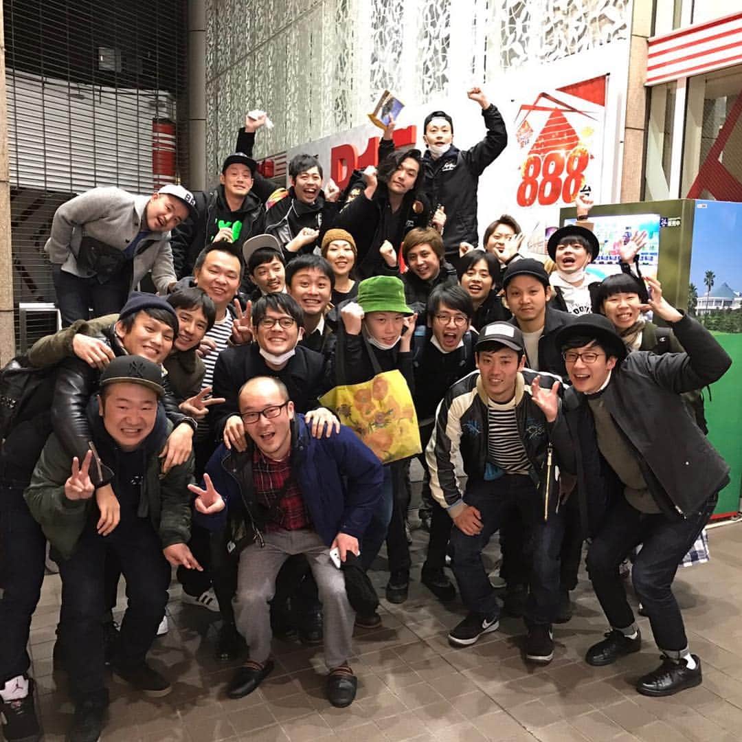 盛山晋太郎さんのインスタグラム写真 - (盛山晋太郎Instagram)「同期だけでさよならコマンダンテ会  #石井はいつの間にか帰ってた #最後まで石井らしい #東京いっても殺し合い #さようなら！」3月28日 1時34分 - morishimc