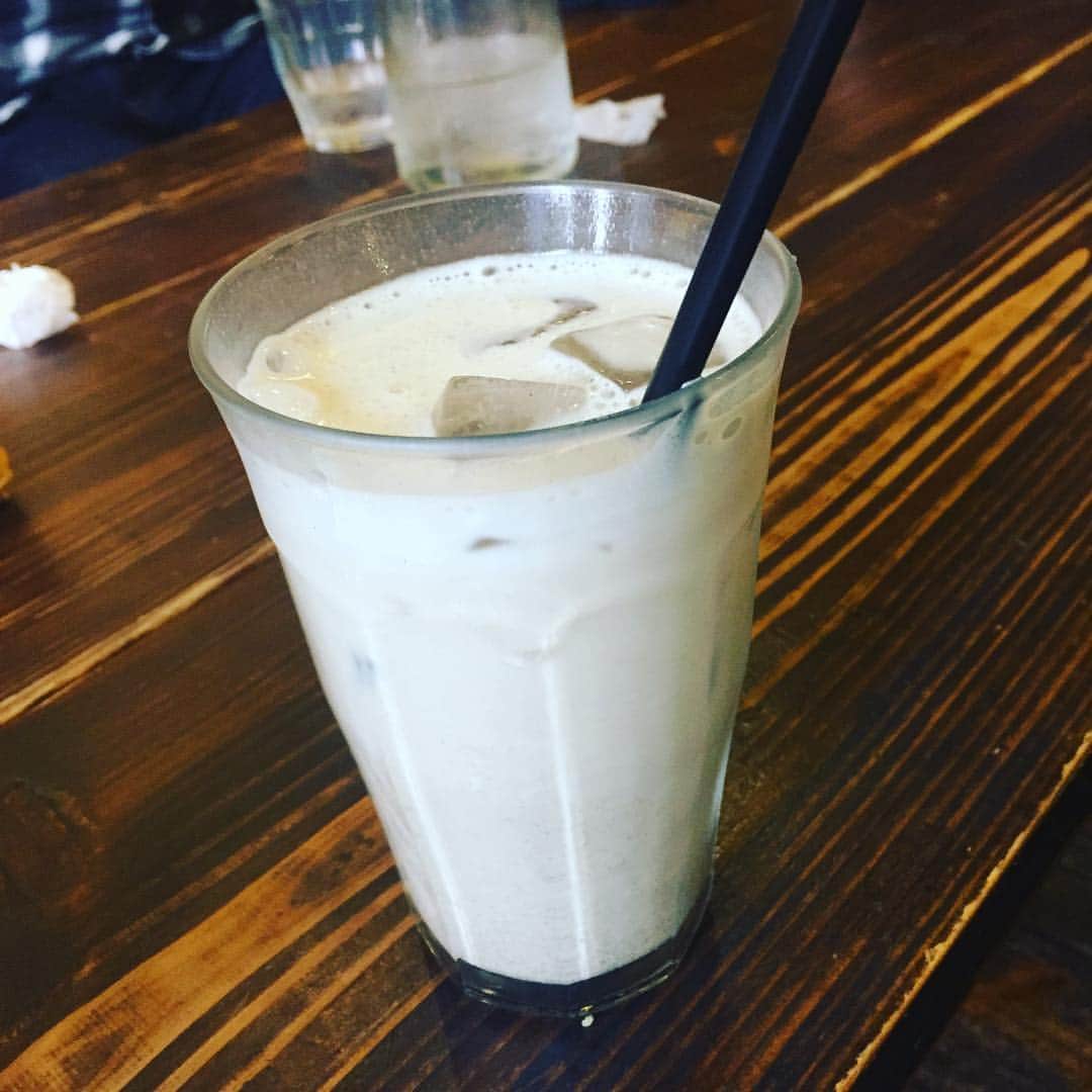 亜生さんのインスタグラム写真 - (亜生Instagram)「さらさのきな粉ミルク。 この世の液体の中で一番うまい。 #さらさ #きな粉ミルク」3月28日 14時08分 - aseihurricane