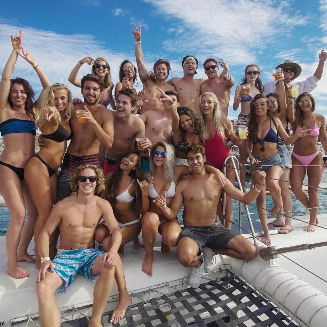 のインスタグラム：「The picture says it all! Couldn't ask for a better group of people or a better 7 days!」