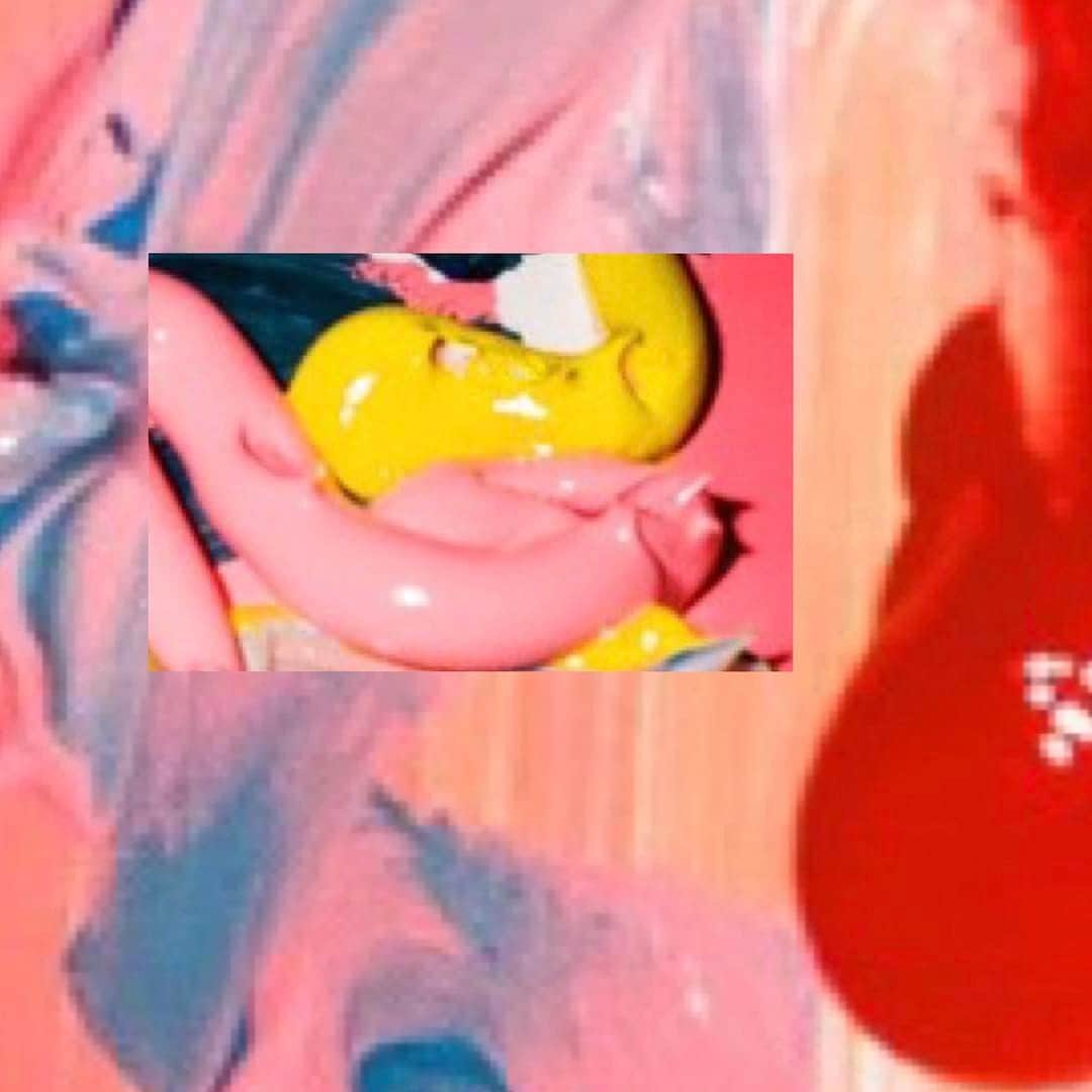 杉咲花のインスタグラム：「本日発売の装苑にて「蜜の音」連載中。 第七回のテーマは、泡。 松丸さんと中島さんに感謝です。是非ご覧ください。」
