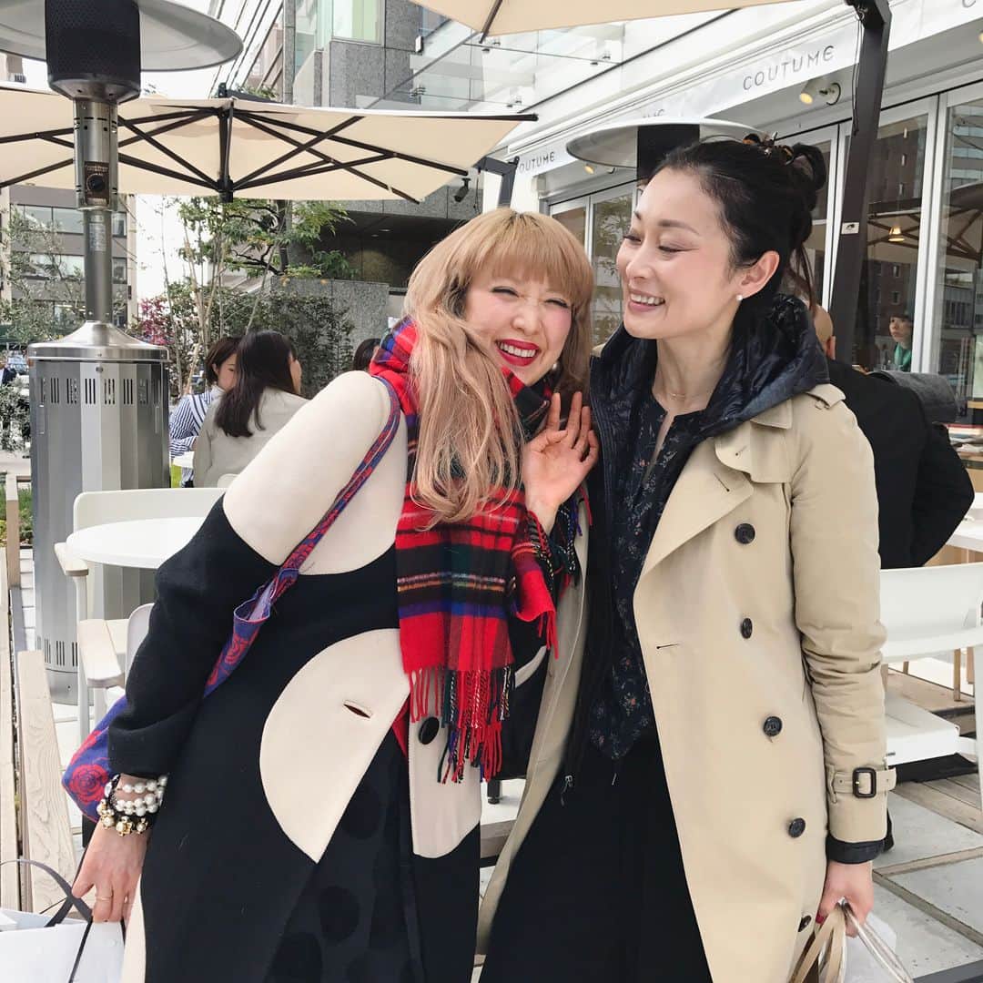 SHOKOさんのインスタグラム写真 - (SHOKOInstagram)「#雅姫 お姉さーん💕嬉しい再会に、街角でふたり、はしゃいでしまいました🎶✨」3月28日 22時49分 - shoko_london