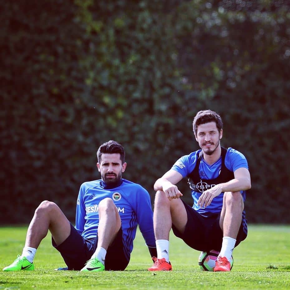 サリフ・ウチャンのインスタグラム：「Antrenman sonrası. #Fenerbahçe」