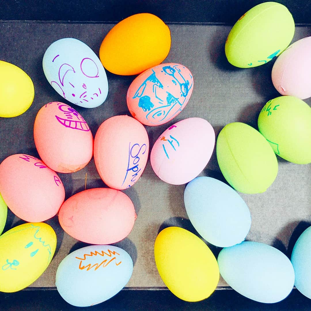 斉藤平七（へえ）のインスタグラム：「ハッピーイースター🥚🐰✨ . . . サーティワンでお客様に描いてもらっているタマゴ達が可愛すぎる🤣🤣🤣🤣 . . . アイス大スキって言葉に癒された... . . . #happyeaster #egg #baskinrobbins #へえ #斉藤平七 #like4like #HARAJUKU #原宿 #follow」