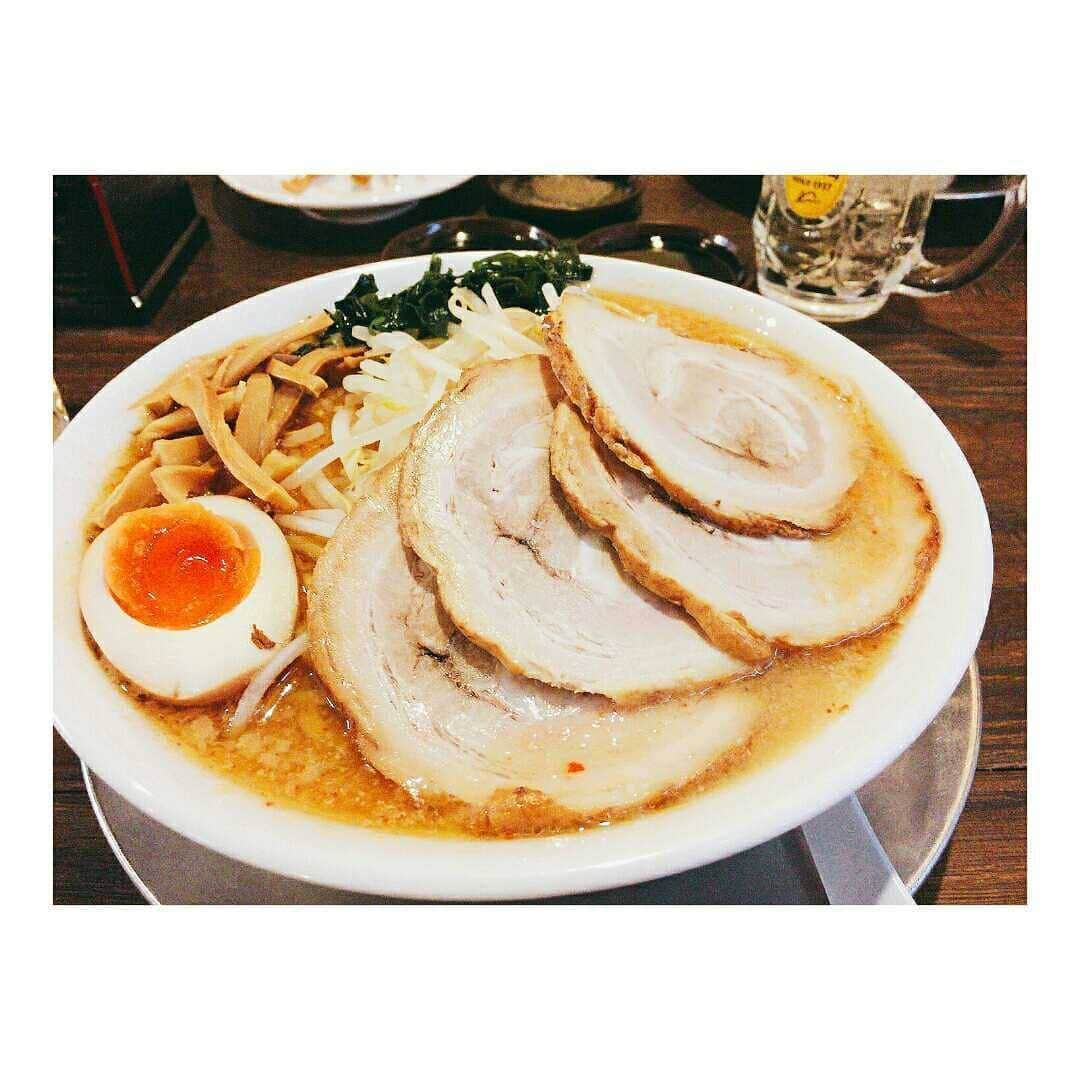 麺処 誇のインスタグラム：「味噌ラーメン改良中です(^_^)v  #代々木#改良中#試作#つけ麺#ラーメン屋#らーめん#らーめんインスタグラマー#ラーメン部#らーめん倶楽部#醤油ラーメン#味噌ラーメン#麺#小麦#東京#新宿区#おすすめ#うまい#旨い#ランチ#ディナー#家族と#友達と#同僚と#楽しい#トッピング#味玉#試作#改良#観光客#お客様#麺処誇」