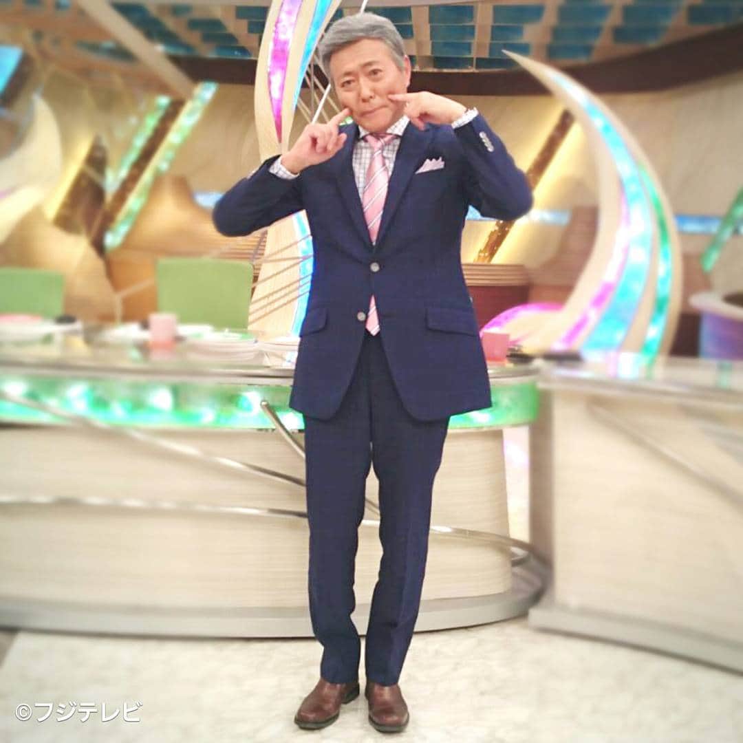 フジテレビ「とくダネ！」のインスタグラム：「今日の小倉さんはレジメンタルネクタイとポケットチーフをピンクに揃えて桜の満開を先取りしたコーディネート♪ シャツがチェックでかわいいと思ったら、実はスーツも大ぶりなのに目立たないチェック柄だって気づきましたか？( ´艸｀) #小倉智昭 #とくダネコーデ #チェックシャツ #チェック #チェック柄 #レジメンタル #レジメンタルストライプ #どんなセリフが合うでしょう #とくダネ大喜利 #ファッション #コーディネート #今日のコーデ #コーデ #アナウンサー #大喜利 #2017 #3月31日 #金曜日 #とくダネ #tokudane #フジテレビ #fujitv 170331」