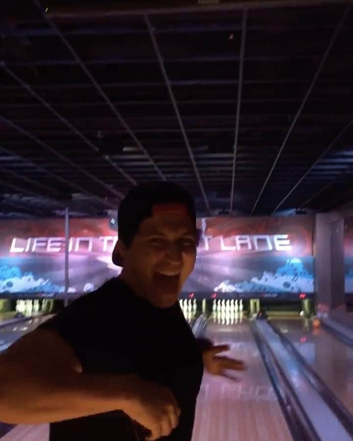 Jaime Preciadoのインスタグラム：「When you play the worst game ever but close it out like a champion!!! 🙌🏼🦃🙌🏽 🎥: @malnm」