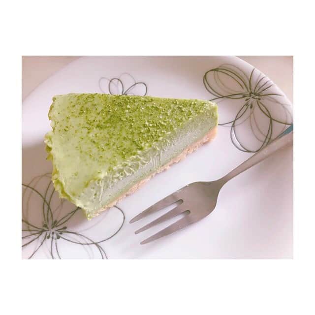 上西恵さんのインスタグラム写真 - (上西恵Instagram)「ゆきちゃん手作り 抹茶生チョコけーき☺️☺️ 凄く、凄く、美味でした☺️☺️💓 #手作りケーキ #手作りスイーツ」3月31日 18時15分 - jonishi_kei