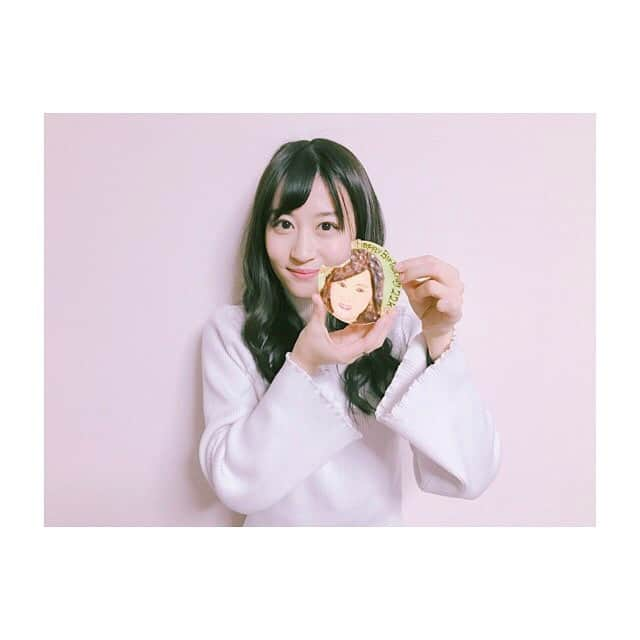 上西恵さんのインスタグラム写真 - (上西恵Instagram)「似てる😆？ #チョコレート #似顔絵」3月31日 20時59分 - jonishi_kei