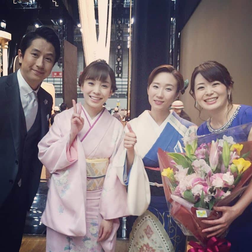 杜このみのインスタグラム：「アットホームな雰囲気の写真♡ #うたコン#nhk#うたコン司会ご卒業おめでとうございます」