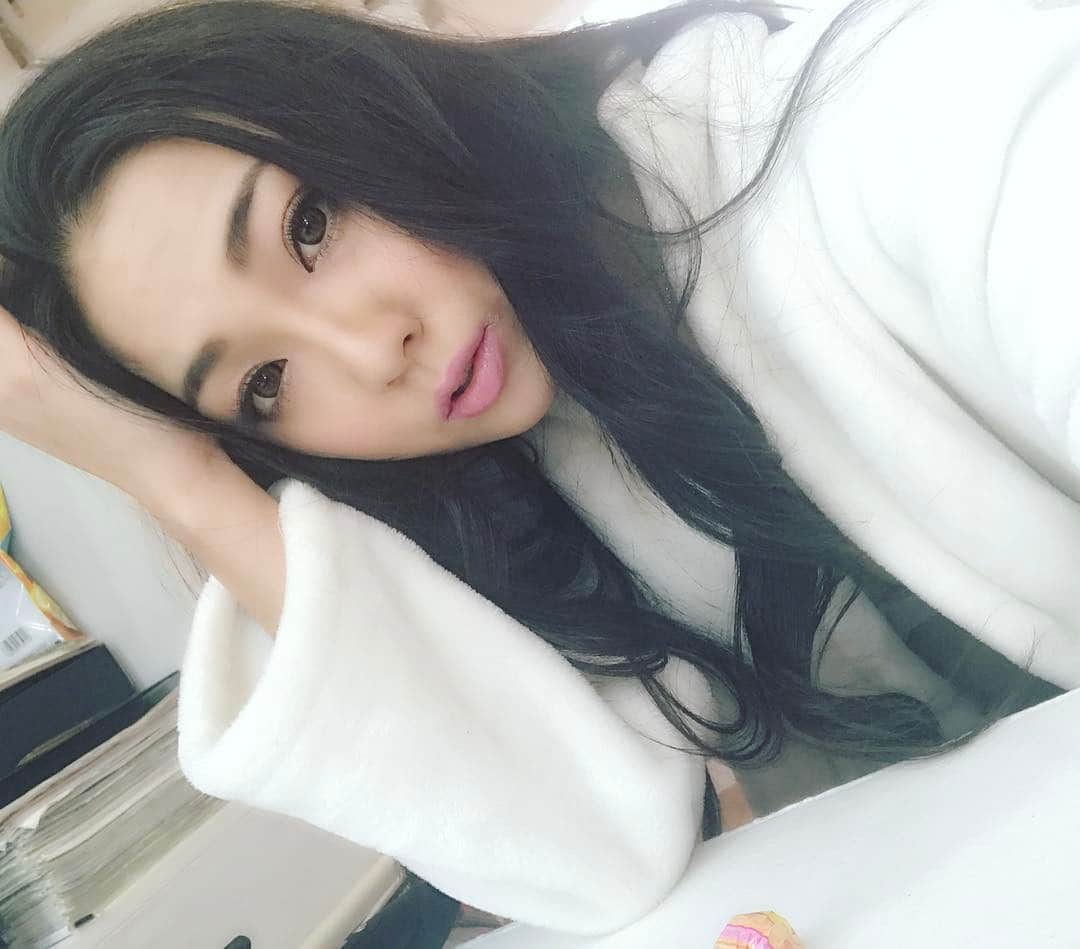 のインスタグラム：「* レッスン終わって帰宅ちゅ、💭💭 * * おなかすいてきちゃたゾ😔 * * #cjd_ai #cyberjapan  #cyberjapandancers  #サイバージャパン  #サイバージャパンダンサーズ  #お腹ぺこ #ぺこりーな」