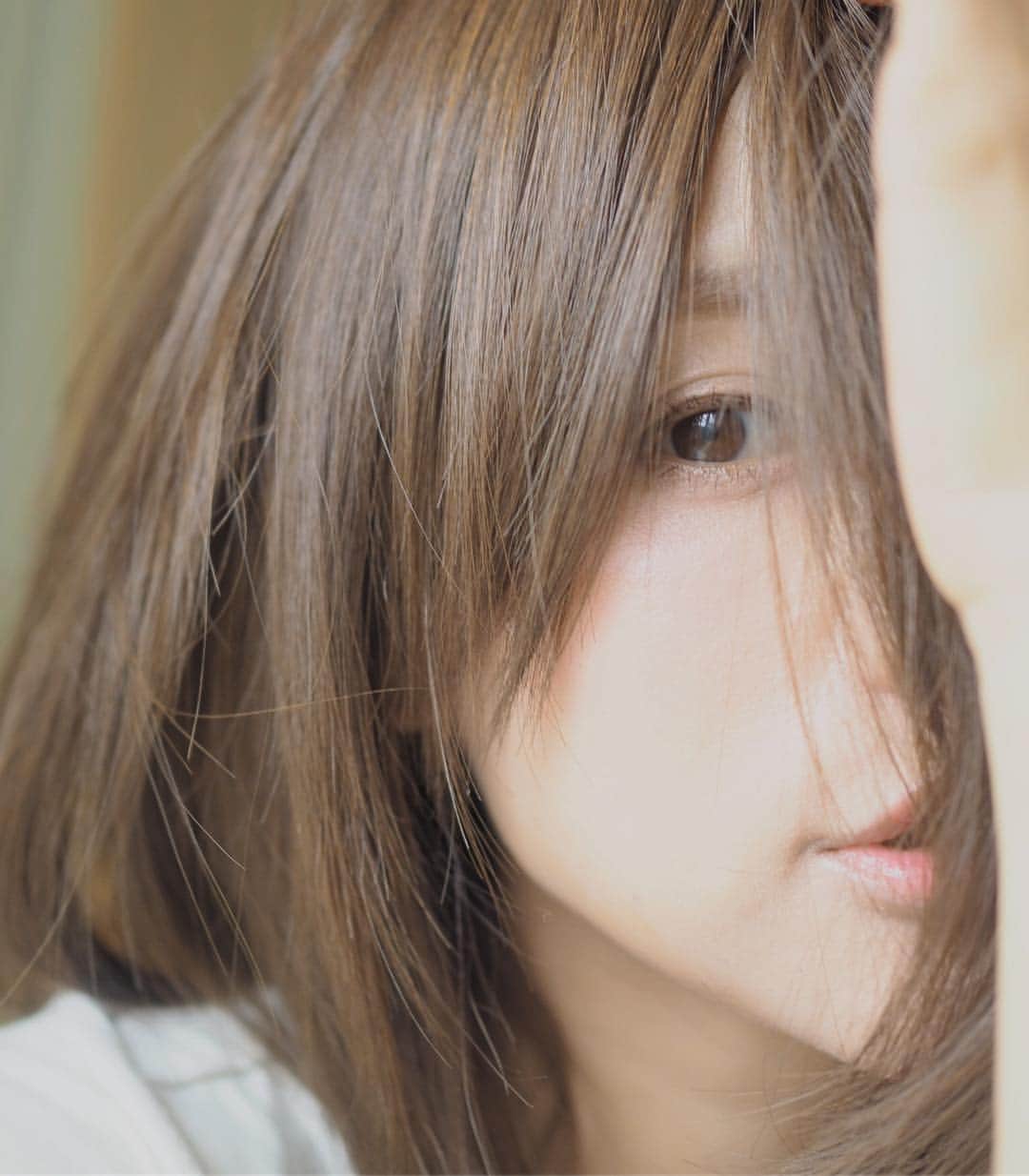 田中亜希子さんのインスタグラム写真 田中亜希子instagram 顔に触れる髪が気持ちいい 今年は花粉なんだかラク これからかな なんて怯えています みなさま楽しい週末を エルジューダ リンバーセラム Elujuda 髪 Hair 髪型 Etvos のベースすごく