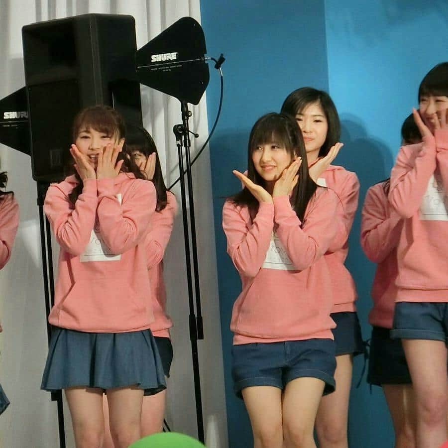 のインスタグラム：「😀😀 • • • #yokoyamareina #morningmusume  #morningmusume14  #morningmusume15  #morningmusume16  #morningmusume17  #idol  #japan  #japanesemusic  #jpop  #モーニング娘  #モーニング娘14  #モーニング娘15  #モーニング娘16  #モーニング娘17  #横山玲奈 #音楽  #日本  #女の子  #アイドル  #歌手  #ダンス」