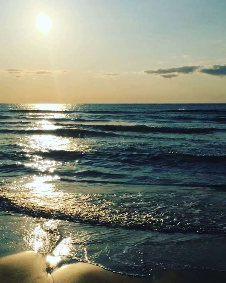 のインスタグラム：「#石川 #UFOの街 #千里浜 #夕陽 今晩、金沢DEFでDJ！ 是非！」