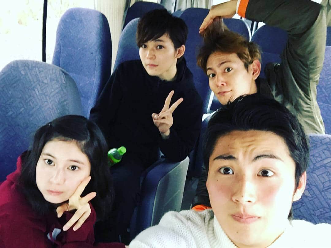大久保桜子のインスタグラム：「本日より公開の「劇場版動物戦隊 ジュウオウジャーVSニンニンジャー 未来からのメッセージ from スーパー戦隊」  キュウレンジャー初登場です 是非ご覧ください😋  そして今日も撮影頑張りましょう 朝は皆メガネでおねむモード笑」