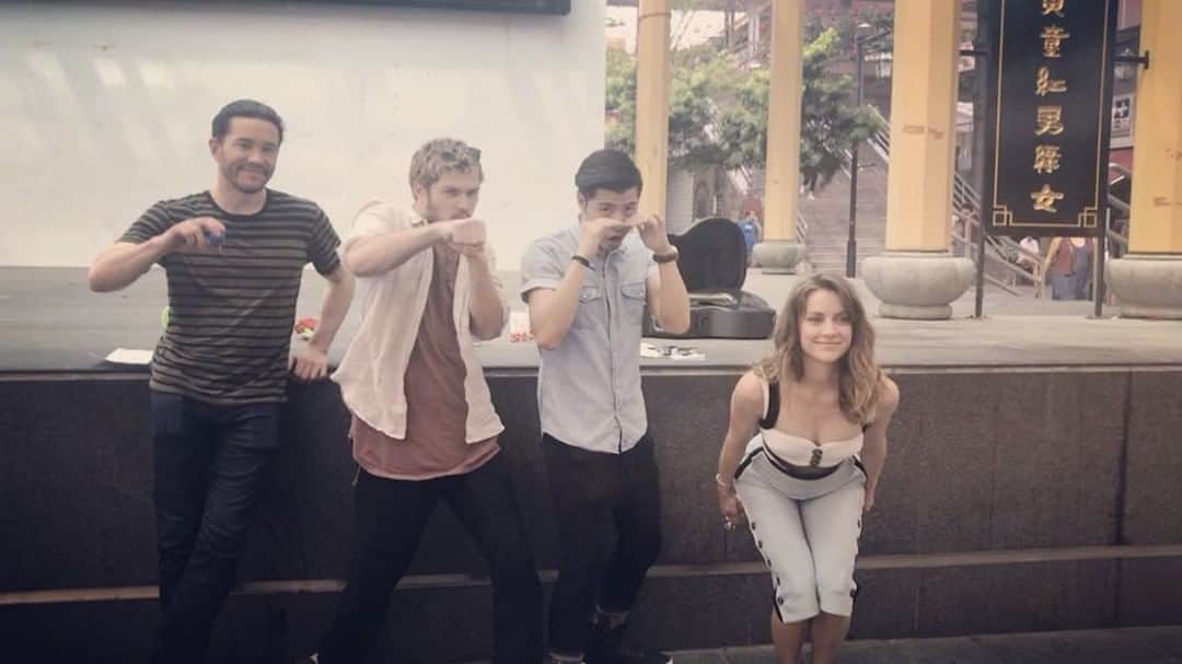 ジェシカ・ストループのインスタグラム：「Singapore you rock my world. Can't wait to come back. 👋🏻 @finnjones @tommypelphrey @benjaminkheng」