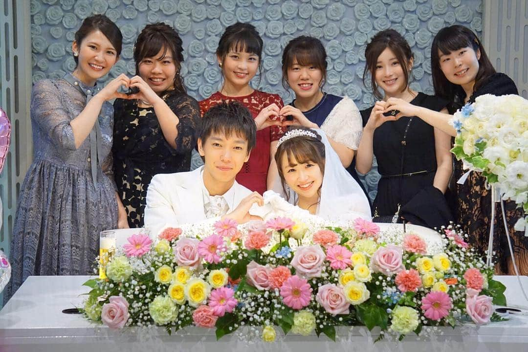 早田悠里子さんのインスタグラム写真 - (早田悠里子Instagram)「昨日は素敵な素敵な結婚式でした…☺️💓 まだ余韻が残っていてふわふわ幸せな気分…🌟 #結婚式 #披露宴  #アニヴェルセル東京ベイ  #福岡高校同期 #笑顔が素敵すぎる #大好き #みんなありがとう」4月2日 12時37分 - yurikohayata