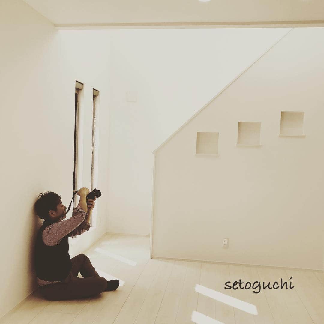 池田建設さんのインスタグラム写真 - (池田建設Instagram)「お引き渡し前に必ずすること。 自前の一眼レフで写真を撮ってくれます。 すてきな写真がいっぱいです。 #池田建設  #ゼロキューブ  #zero_cube  #カメラマンSetoguchi  #営業もやってます」4月2日 14時15分 - ikeda_kensetsu
