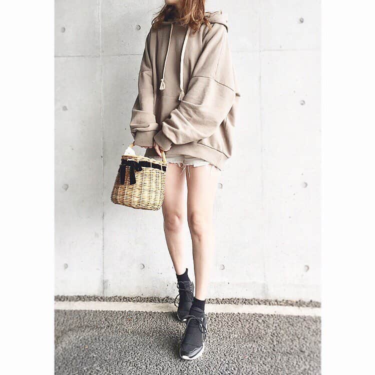 Maiさんのインスタグラム写真 Maiinstagram Ootd パーカー デニムショーパン Sneaker スニーカー かごバック コーディネートの詳細はブログに書いてます 4月2日 17時19分 Maimaimai1016