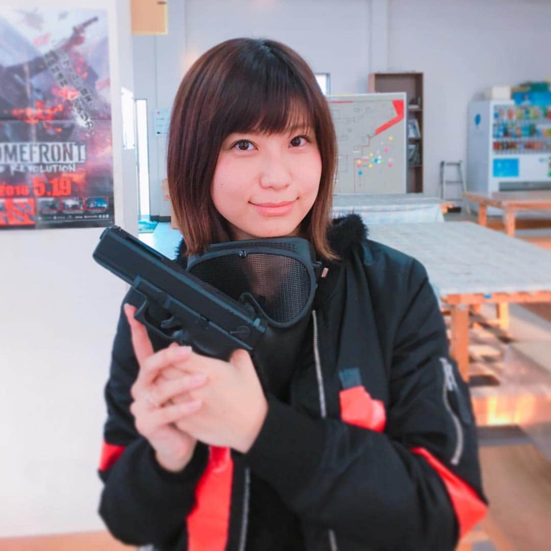 のインスタグラム：「#サバゲー女子 🔫🍎 #サバゲー #大好き #まだまだ #初心者 #次は #もっと #飛距離のある #武器で #闘いたい」