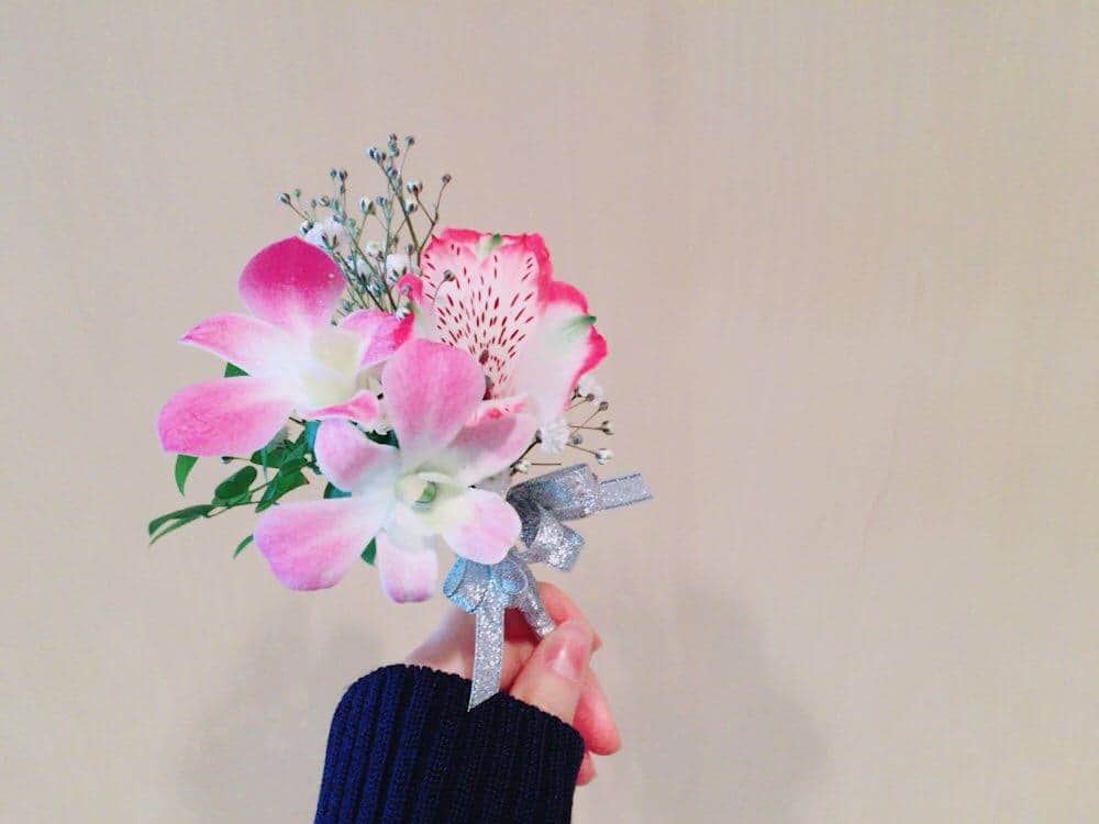 大久保桜子のインスタグラム：「フォロワー2万人 ありがとうございます！ とても嬉しいです ツイッターの他にインスタグラム のほうも使用しているので 是非是非ご覧ください  更に先日無事に高校を 卒業いたしました🎓  そして今日も1人でナイトムービー」