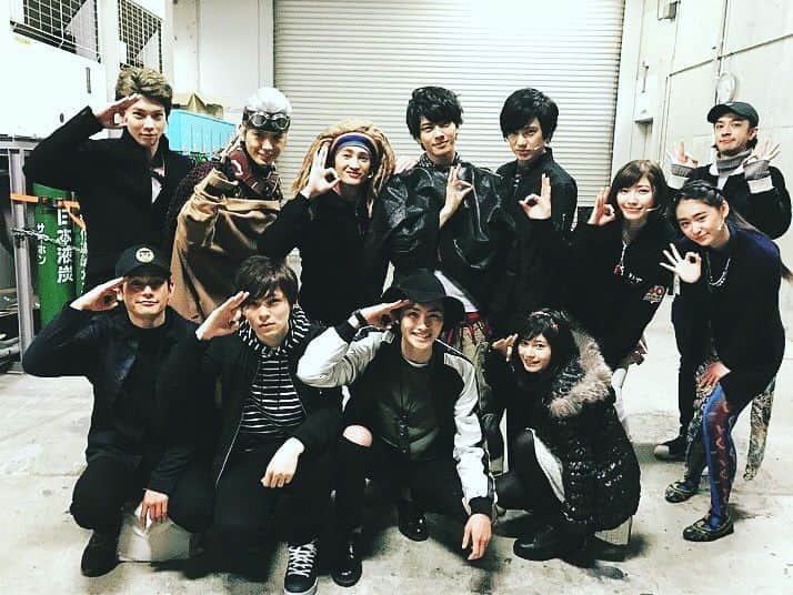 大久保桜子のインスタグラム：「昨日は皆で忍びながらGロッソを 見に行きました💃 ジュウオウジャーの皆さん 全公演本当にお疲れさまでした 本当にすごい楽しかったし かっこよかったです！  そして松本寛也さんから おしゃれな惑星のチョコレートの 差し入れをいただきました🌏 食べるのがもったいない...」