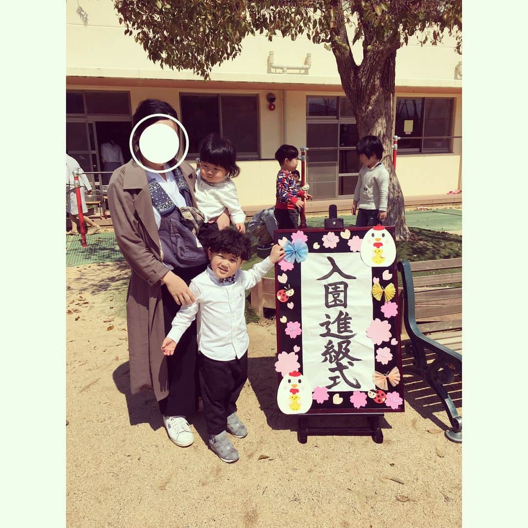 kchan0722のインスタグラム：「* 🌸入園進級式🌸 カンタは今日から、ソウタは明日から、 新生活スタート♡！ * いろんなこと覚えて学んで、楽しんでくれるといいな☺✨ *」