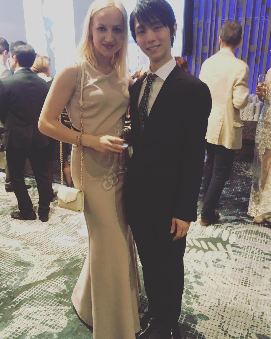 オルガ・ヤクシナさんのインスタグラム写真 - (オルガ・ヤクシナInstagram)「Closing banquet ✨#yuzuruhanyu #hany #yuzuru #figureskating #helsinki2017」4月3日 15時35分 - jakusinalife