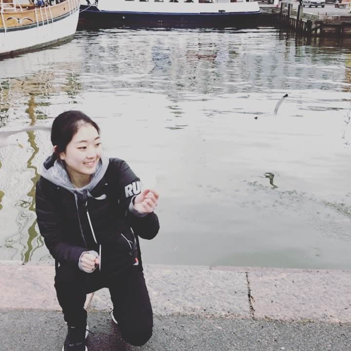 李子君のインスタグラム：「😅🕊🍞」