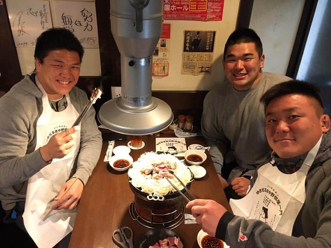 のインスタグラム：「오늘 하루선배님랑 코우키선배님이랑 양고기 먹고왔습니다 항상감사합니다! 今日ハルさんとコウキさんと雪だるまで羊肉食べてきました！ご馳走様でした！ 本当にありがとうございます！  #サンウルブズ  #sunwolves  #rugby  #ラグビー  #럭비  #雪だるま #具会」
