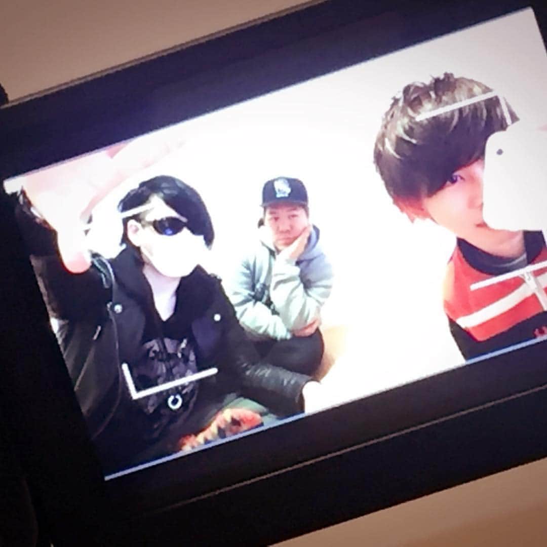 キヨのインスタグラム：「インスタっぽい写真を撮ろうと言ってカメラに映ってる部分を写真にするという完璧なセンス。これは完璧なインスタグラマー。 #最俺」