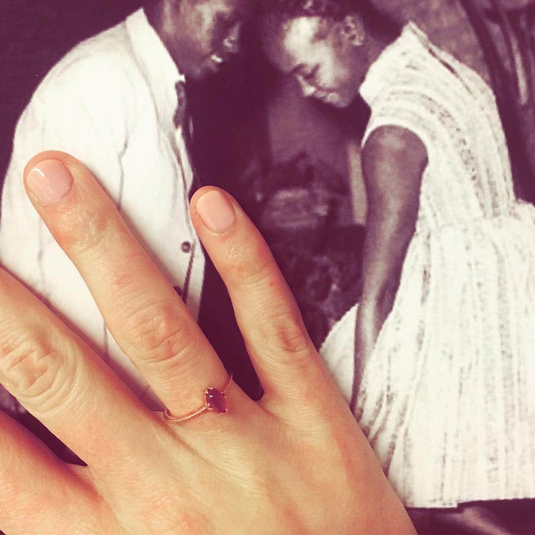 レンのインスタグラム：「Looking for love? Pink Tourmaline cleanses the emotional body through the high-heart center and unites it with the etheric body, infusing love and spirituality. It stimulates one’s receptivity to healing energies and the wisdom of Spirit, and brings a gentleness and compassion to one’s nature. It assists in attaining peace and understanding, awareness and trust. 💕💞💕 Link to shop our pink tourmaline ring in bio」