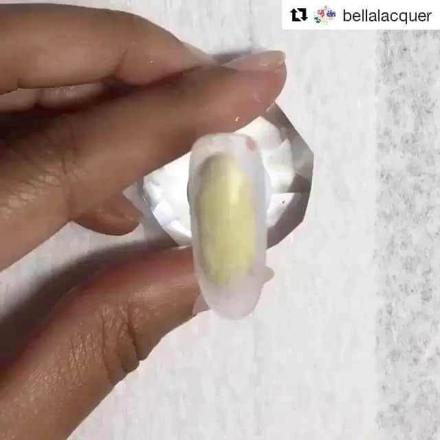 nails2inspireのインスタグラム：「#Repost @bellalacquer  #nails2inspiretutorial #nails2inspire ・・・ #BELLALACQUER ::// It's #MANIMONDAY and our girl @nailsbymimi did a #nailtutorial on the dry brush look.😍✨🔥 Just too much Sauce!! ✨💕Snag your shade via the link in our bio✨::: SHOP BELLALACQUER.COM . . . . . . . . . #nailart #notd #instanail #glam #beauty  #nailsonfleek #nails #nailpics #nailstagram #nailoftheday #nailswag  #nailaddict #nailaddiction #manicure #21ninety #nailporn #crueltyfree #indienailpolish #indiebeauty #veganbeauty #nailpolish #vegas_nay #nailjunkie #ignails」