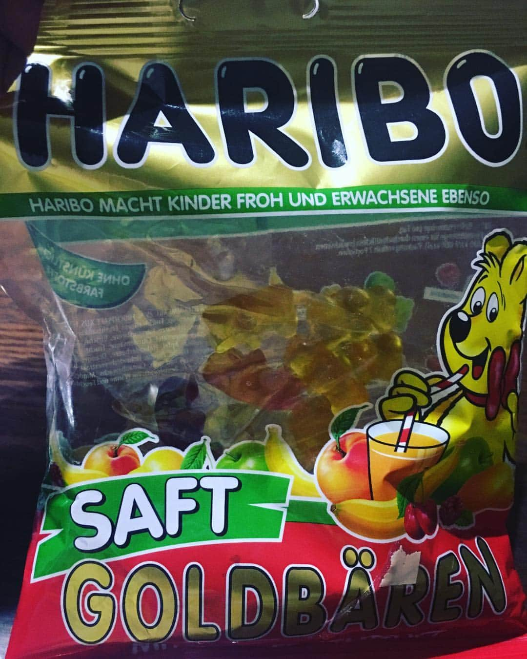 寺山翼のインスタグラム：「お土産で貰ったドイツのHARIBO！ 久しぶりに食べたからかちょっと味が違う気がする 結構美味しい！ #germany🇩🇪 #haribo」