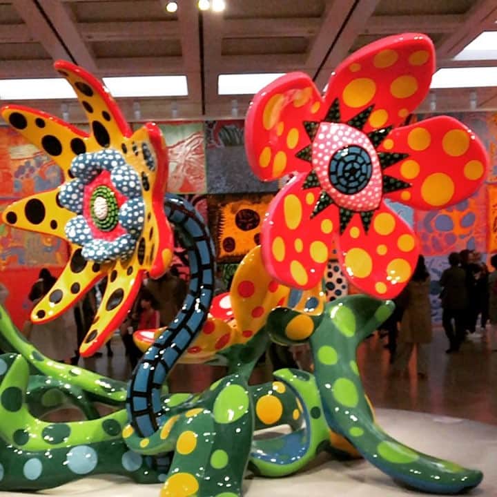Gallery Guide Tokyoのインスタグラム：「草間彌生 わが永遠の魂 2017/2/22〜5/22 国立新美術館  #草間彌生 #yayoikusama #わが永遠の魂 #国立新美術館 #草間彌生わが永遠の魂 #アート #japan #kusamayayoi #myeternalsoul #museum #dot #ドット #水玉 #tokyo #芸術 #kusama #art #artist japanart #artlife #movie #slowmotion」