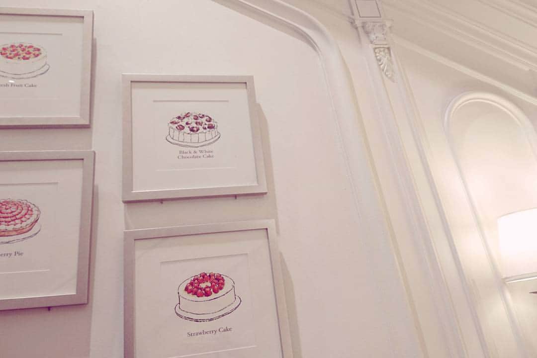 水木彩也子さんのインスタグラム写真 - (水木彩也子Instagram)「🍰☕♥ . 甘やかな時間 . . . . . #sweets #cafe #cake #harbs」4月5日 21時49分 - 07sayako